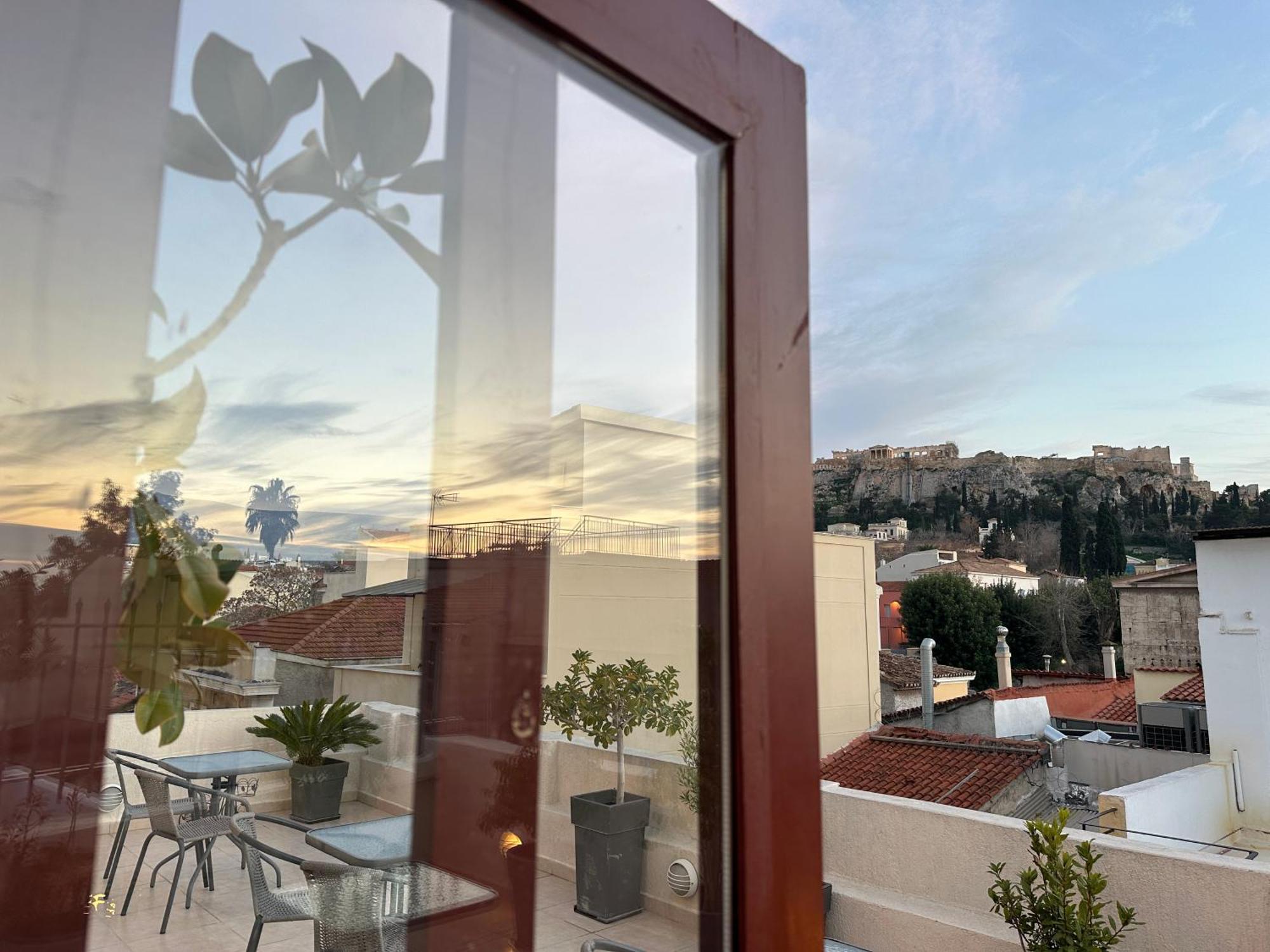 Theasis Athens Acomodação com café da manhã Exterior foto